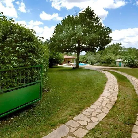 펜션 Ferienhaus In Modrusani Mit Grossem Garten Žminj